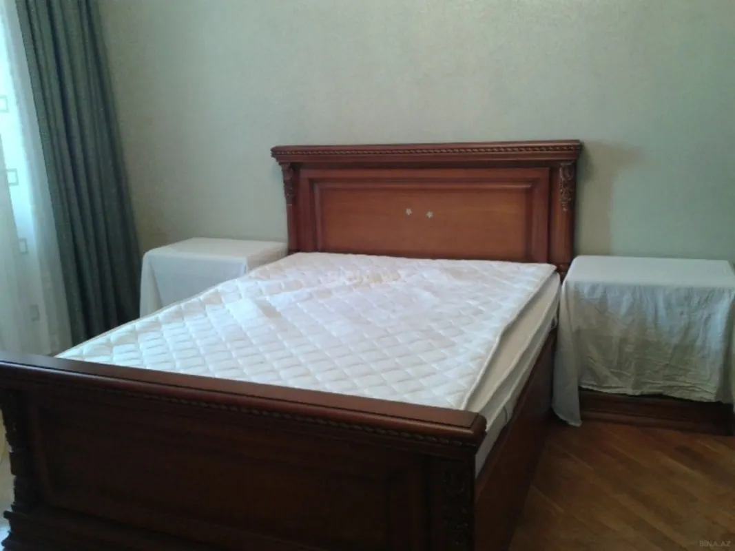 Satılır 3 otaqlı mənzil 135 m²