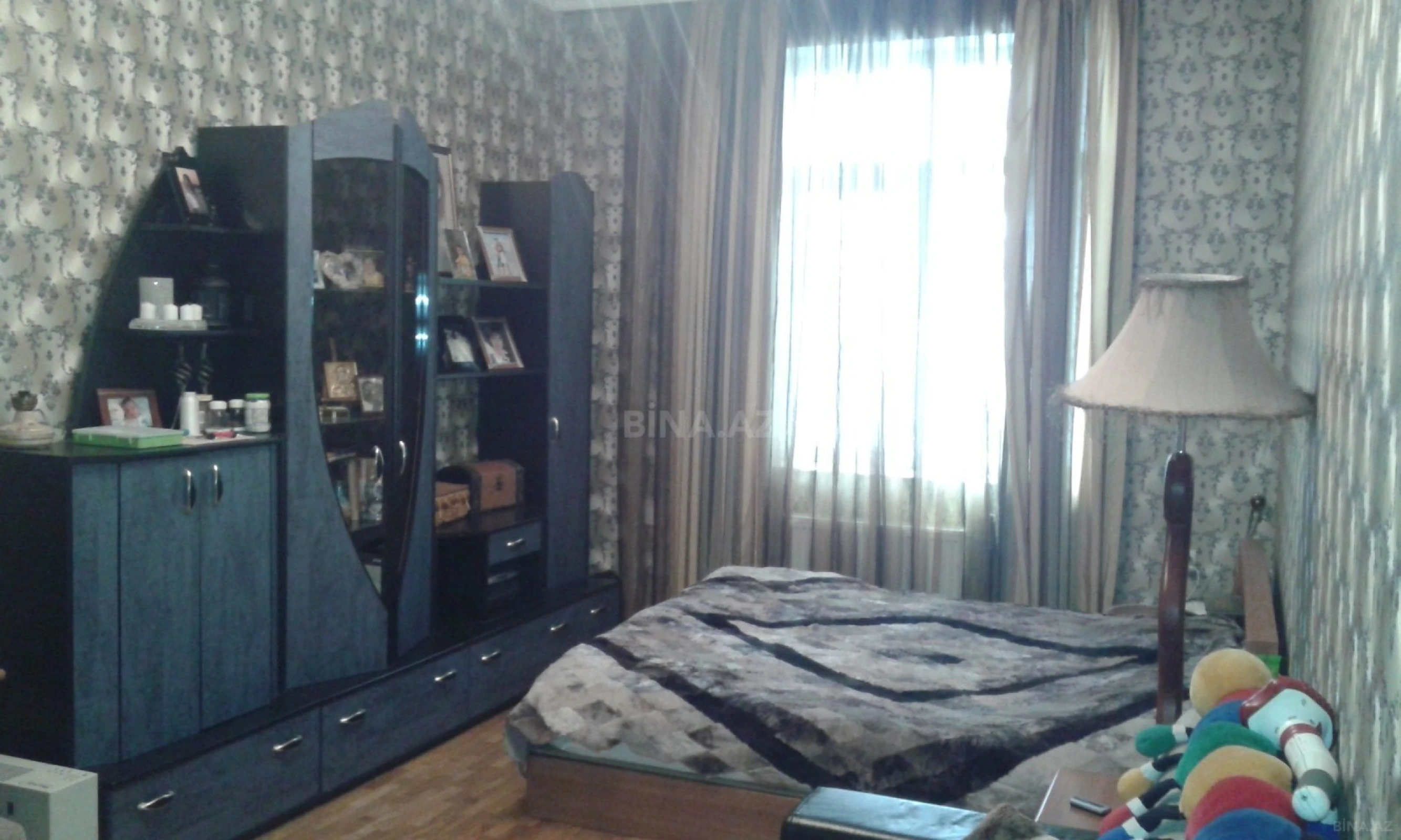 Satılır 3 otaqlı mənzil 135 m²
