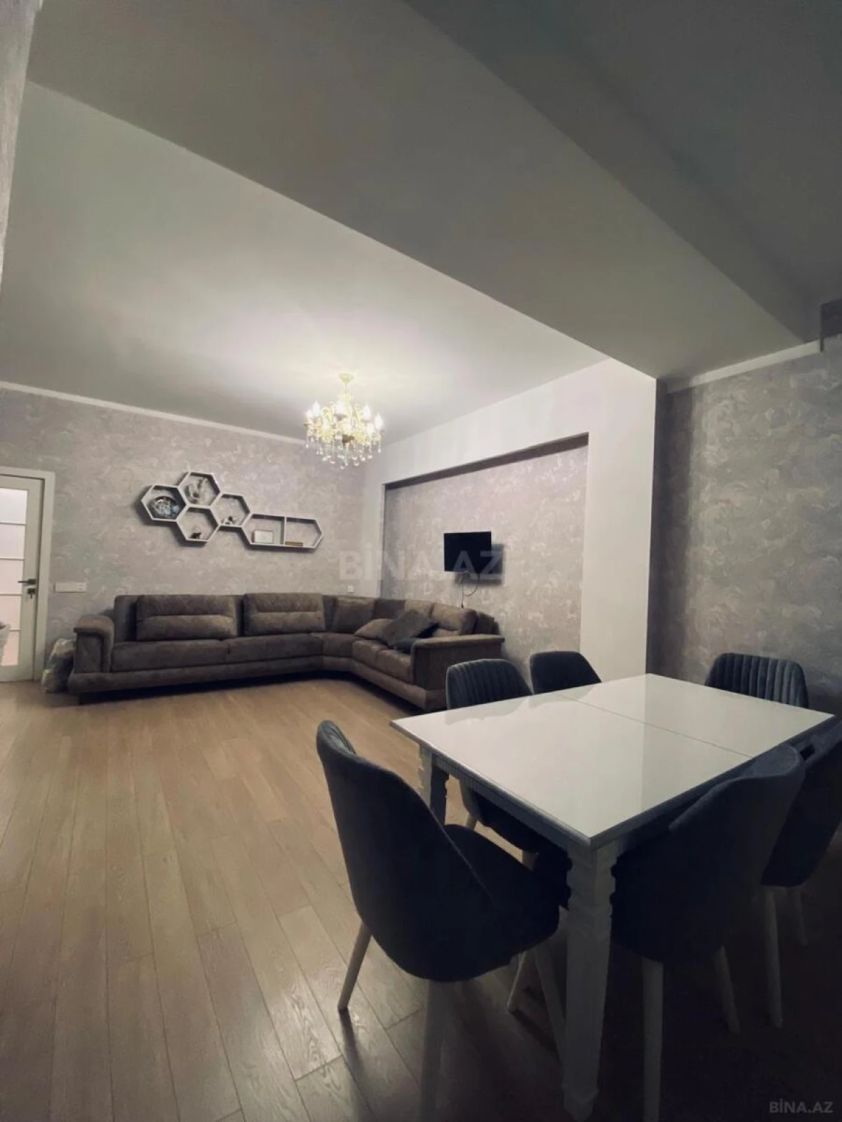 Satılır 3 otaqlı mənzil 110 m²