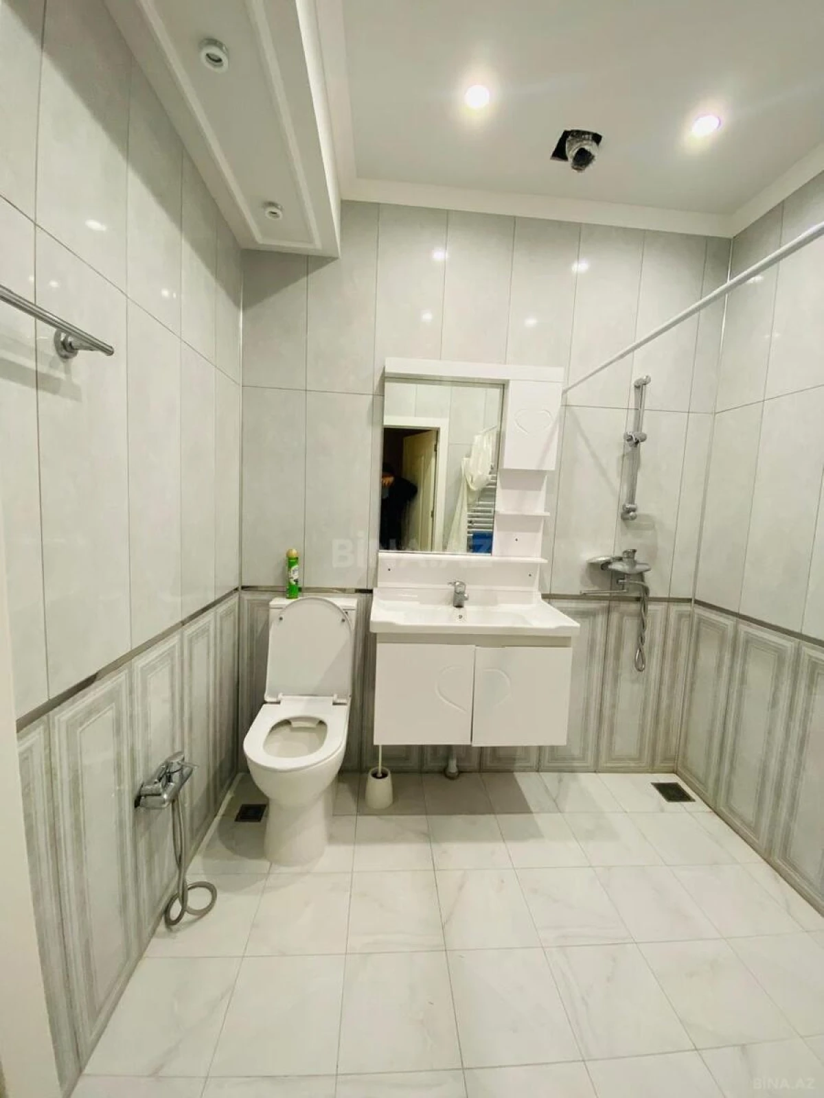 Satılır 3 otaqlı mənzil 110 m²
