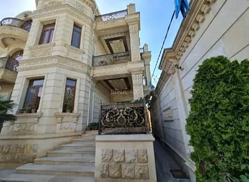 Satılır 7 otaqlı həyət evi 500 m² — Bakı, M.Ə.Rəsulzadə qəs. 7 otaq 500.00 m²