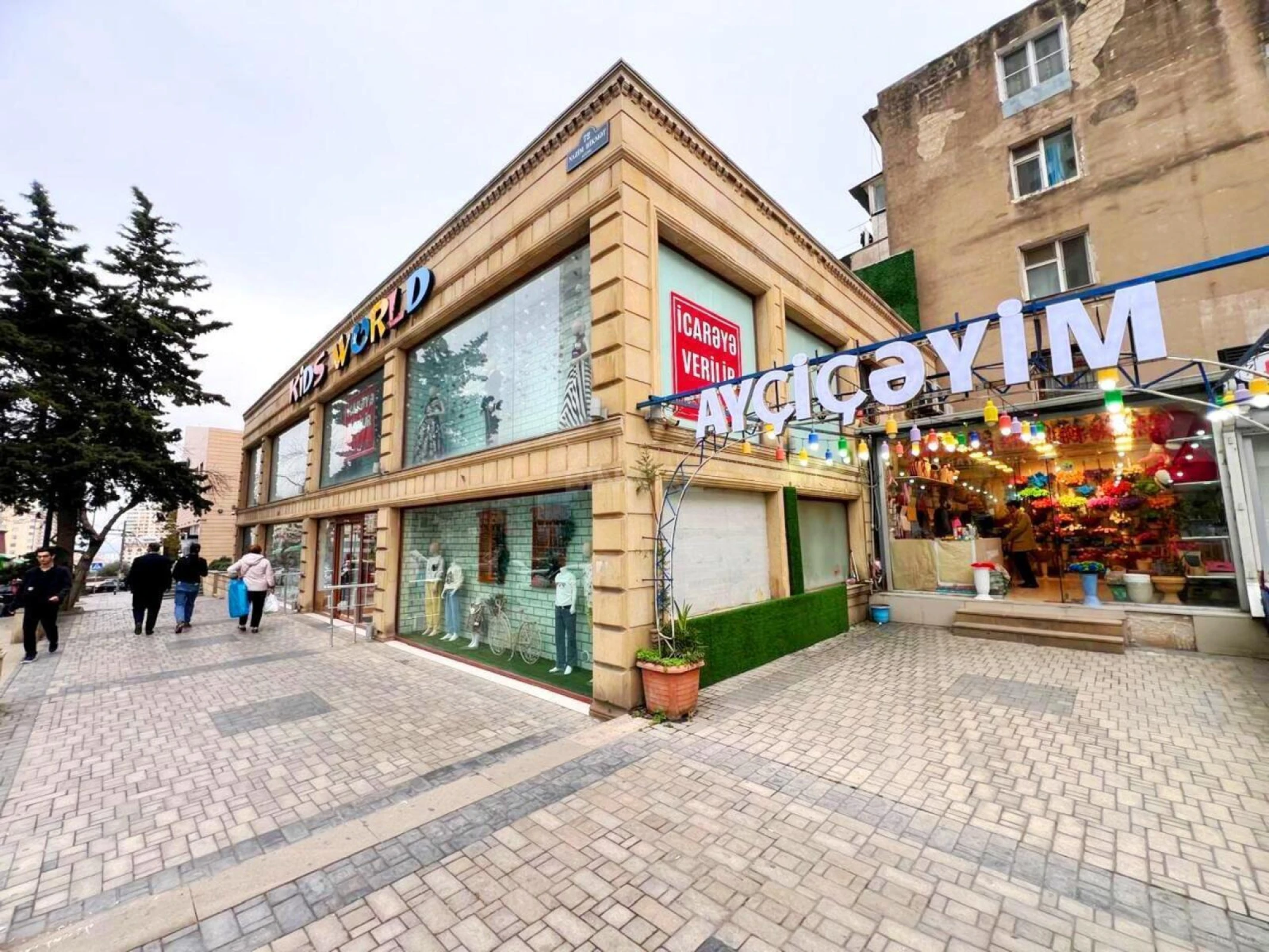 Kirayə verilir obyekt 390 m²