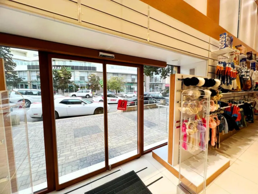 Kirayə verilir obyekt 390 m²