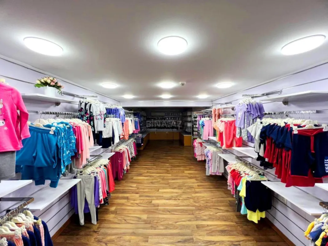 Kirayə verilir obyekt 390 m²