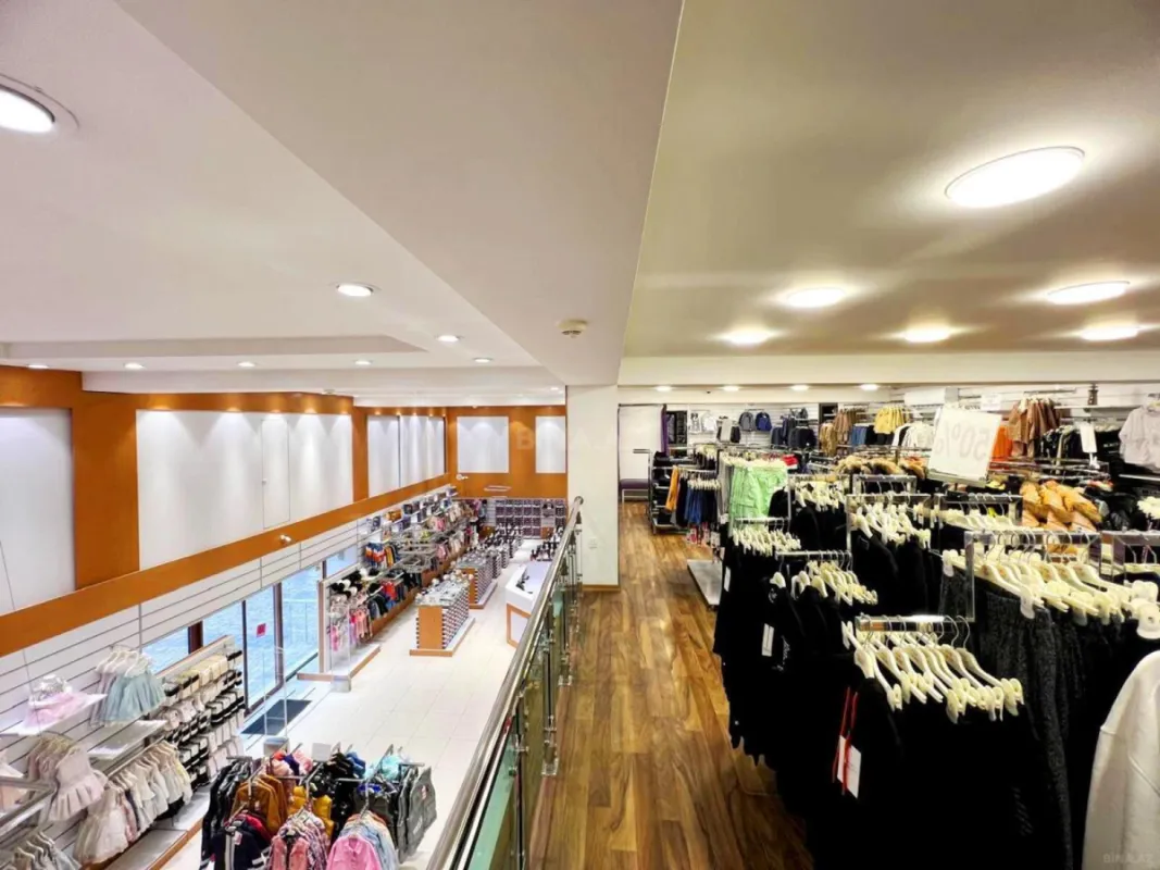 Kirayə verilir obyekt 390 m²