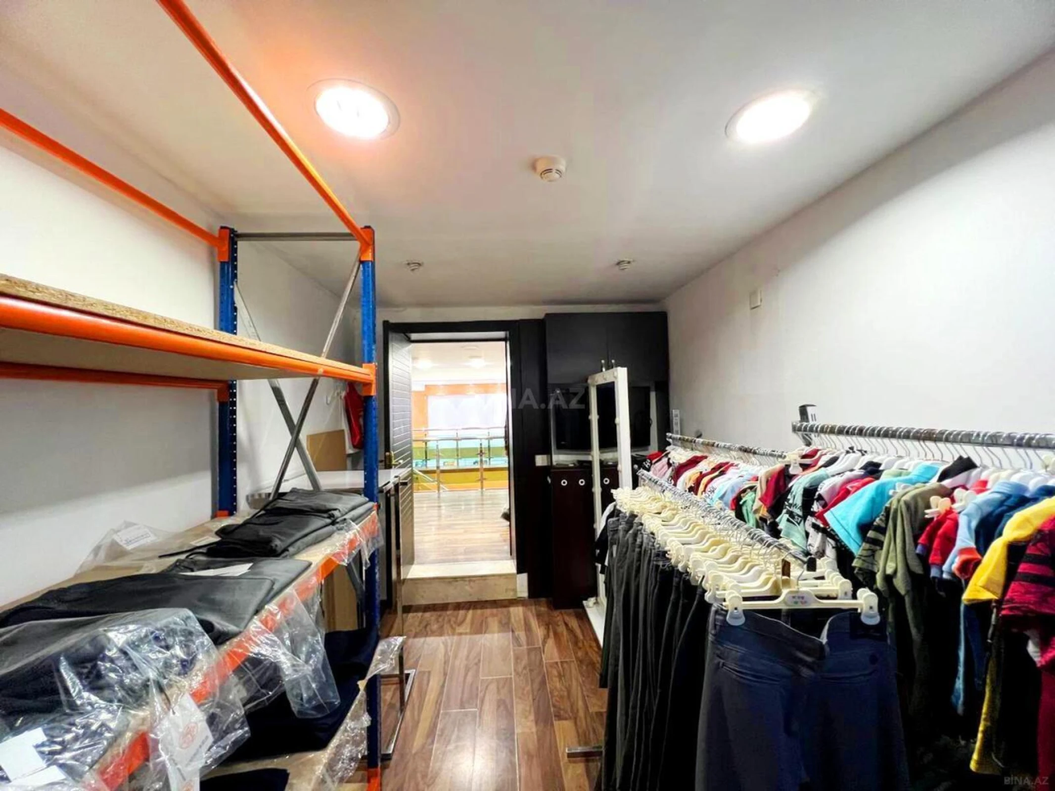 Kirayə verilir obyekt 390 m²