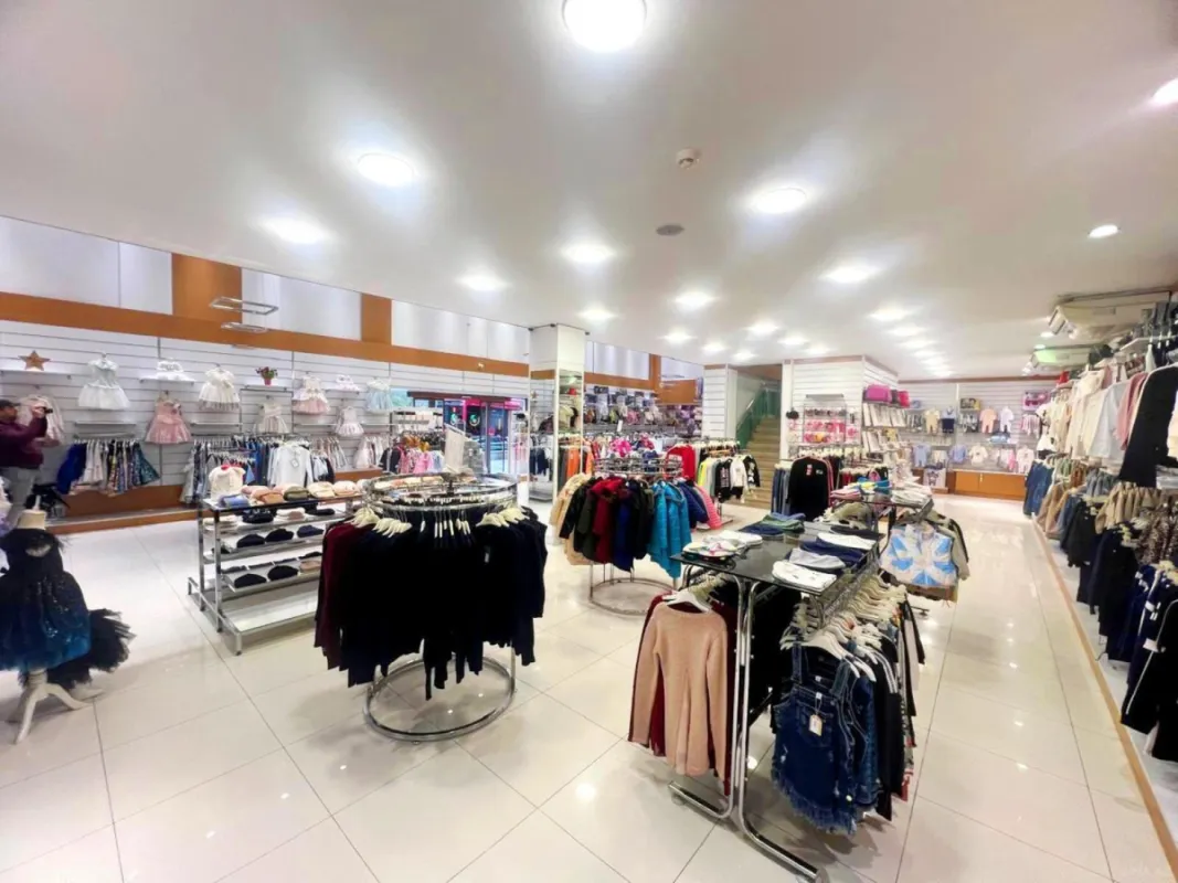 Kirayə verilir obyekt 390 m²