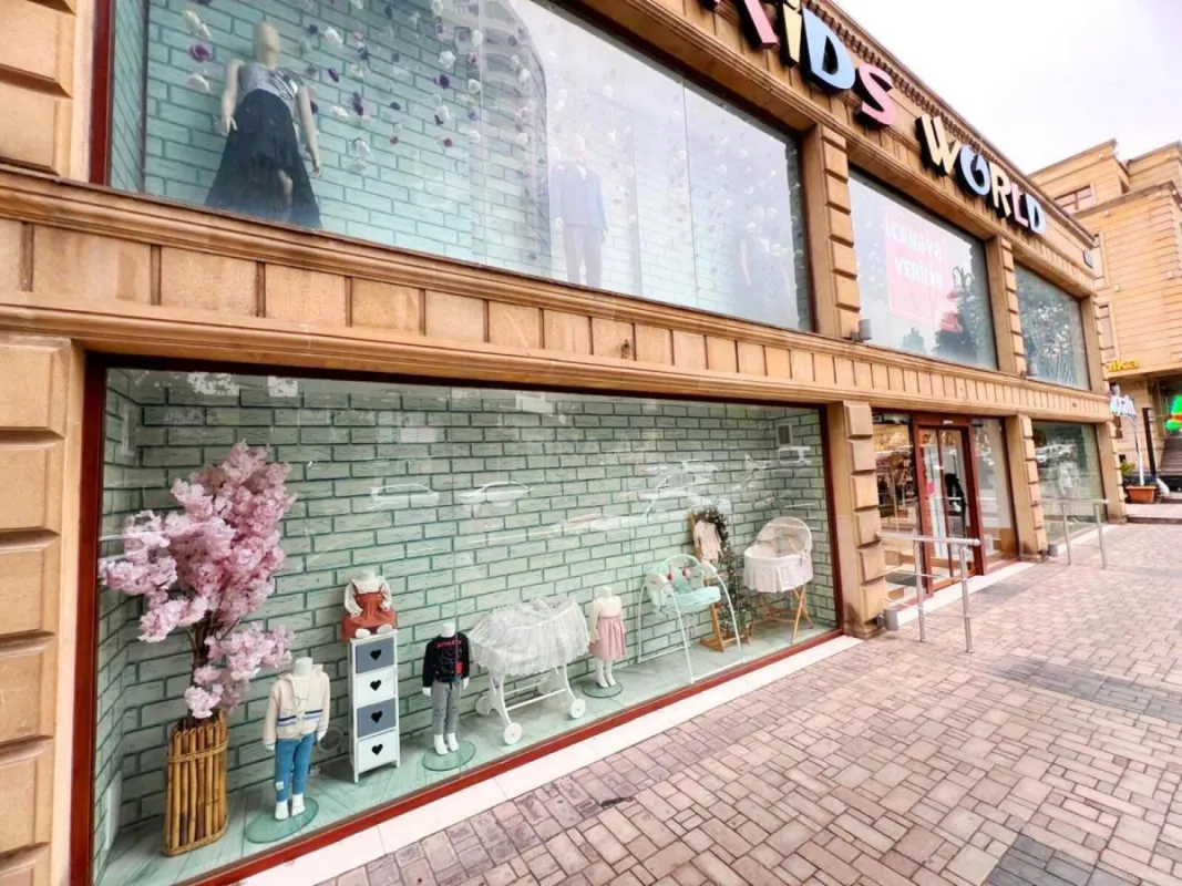 Kirayə verilir obyekt 390 m²