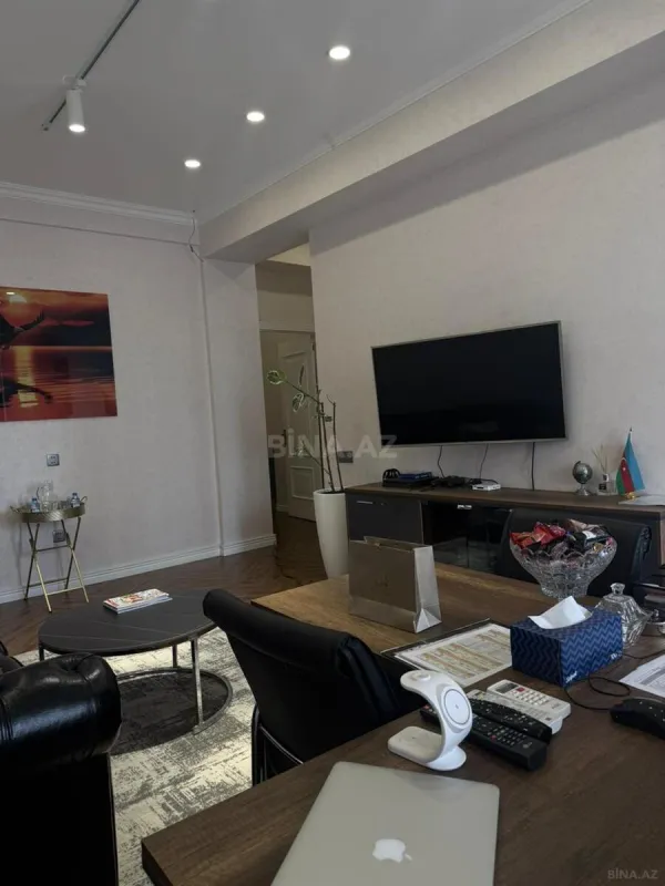 Kirayə verilir 5 otaqlı ofis 220 m²