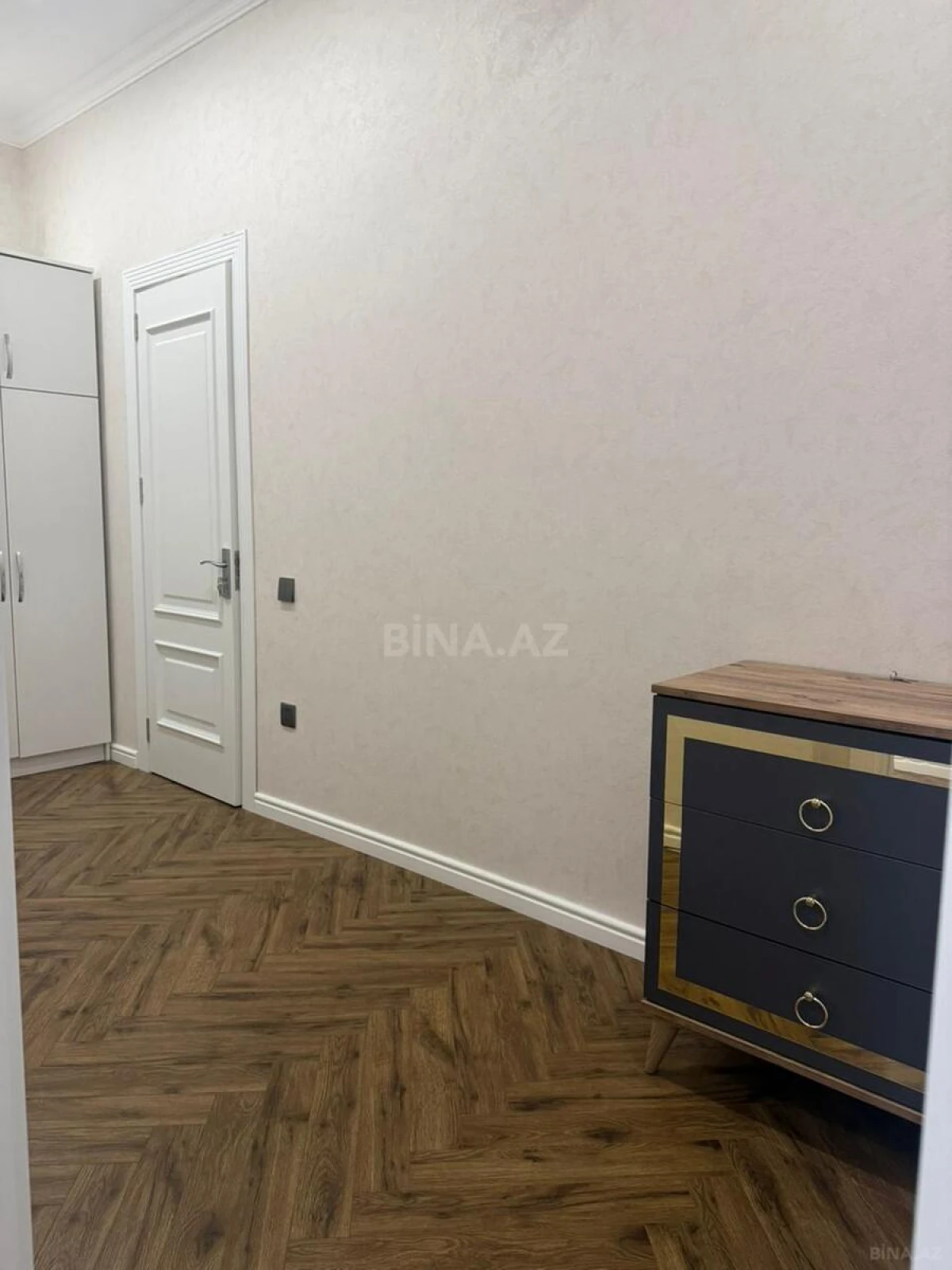 Kirayə verilir 5 otaqlı ofis 220 m²