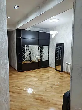 Satılır 3 otaqlı mənzil 118 m²