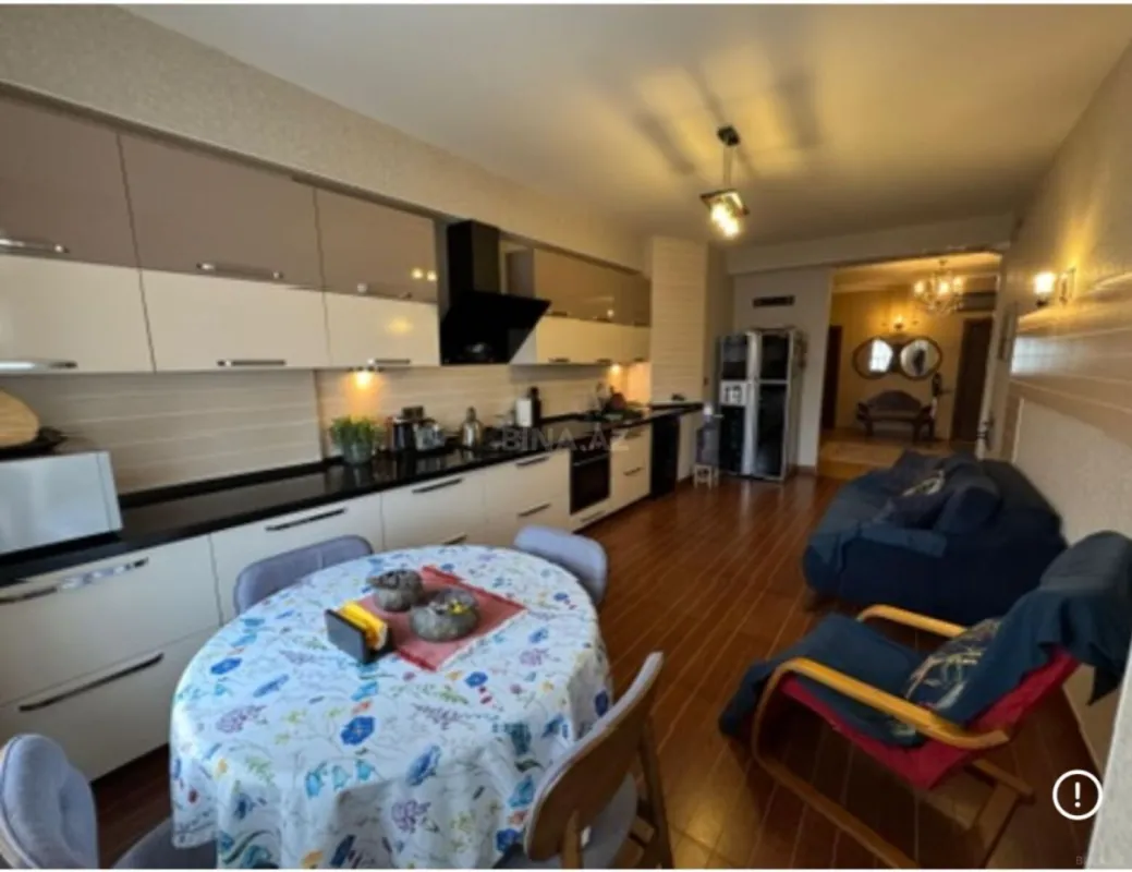 Satılır 4 otaqlı mənzil 200 m²