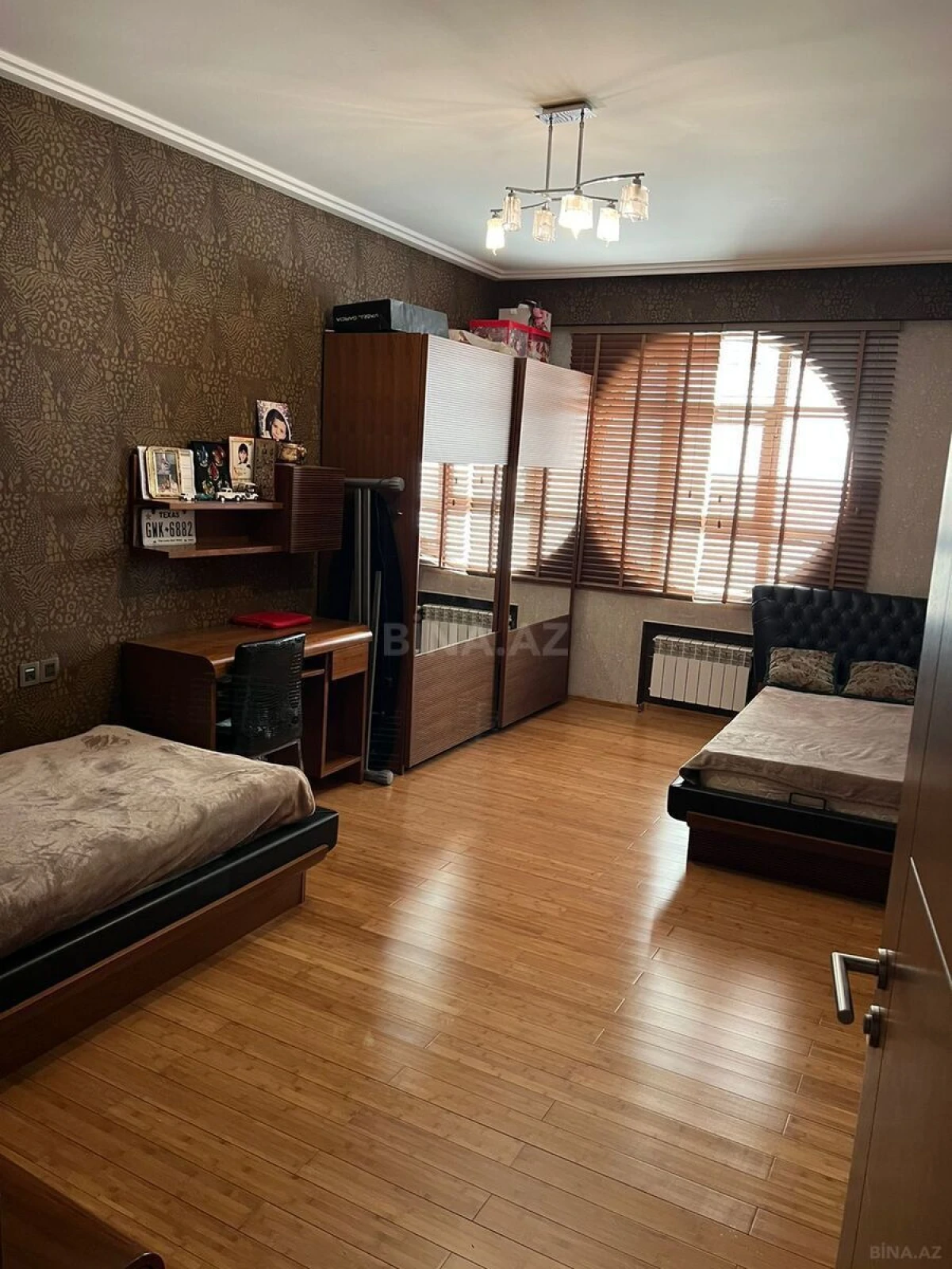 Satılır 4 otaqlı mənzil 200 m²