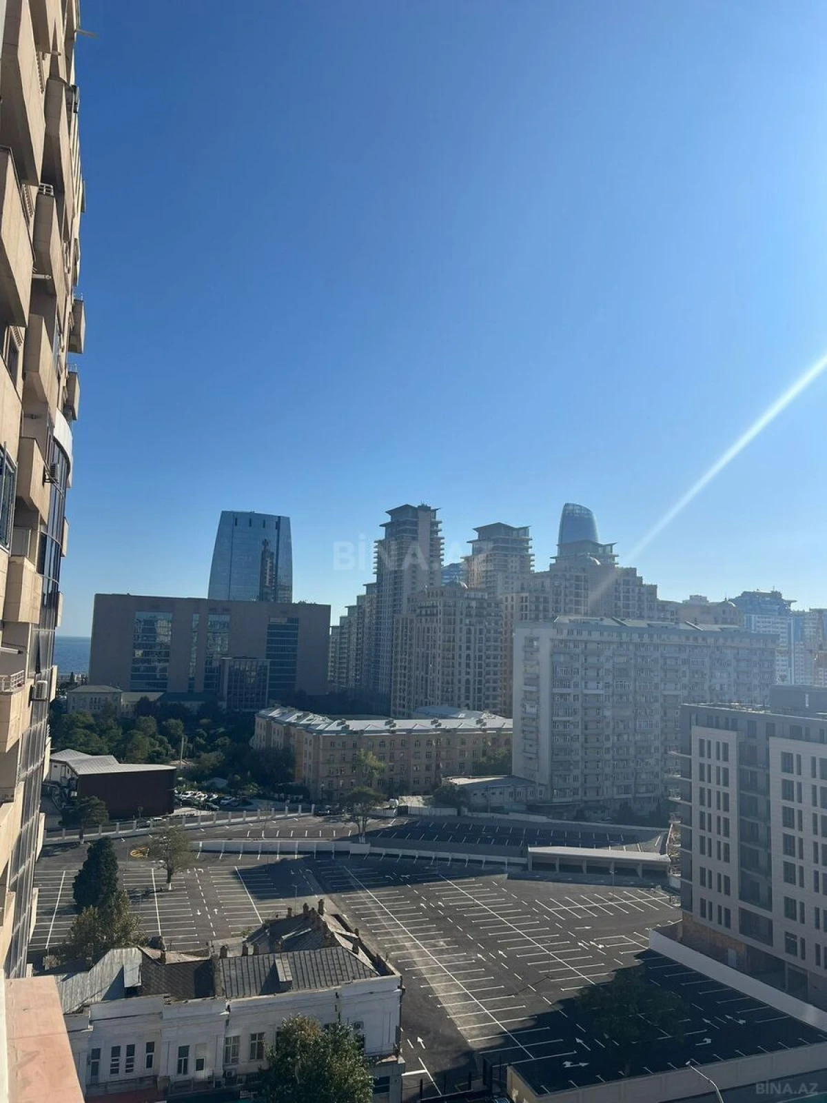 Satılır 4 otaqlı mənzil 200 m²