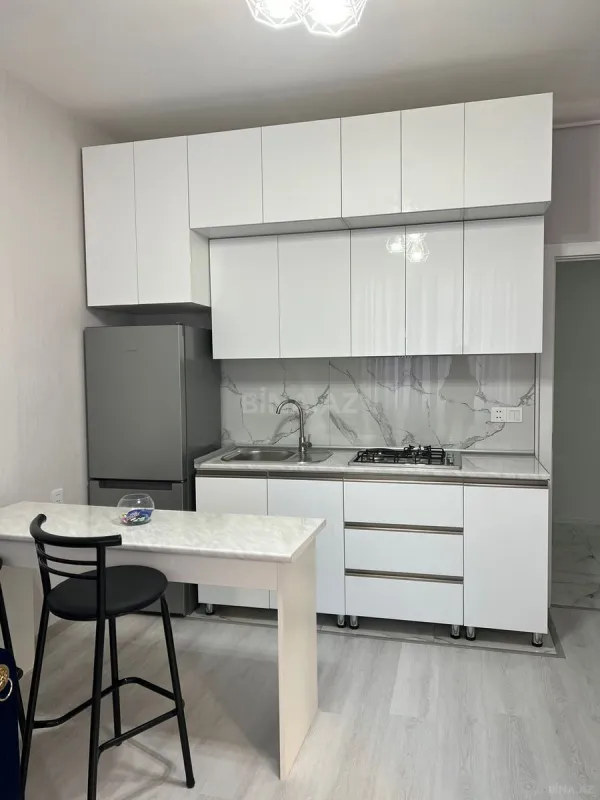 Kirayə verilir 2 otaqlı mənzil 60 m²