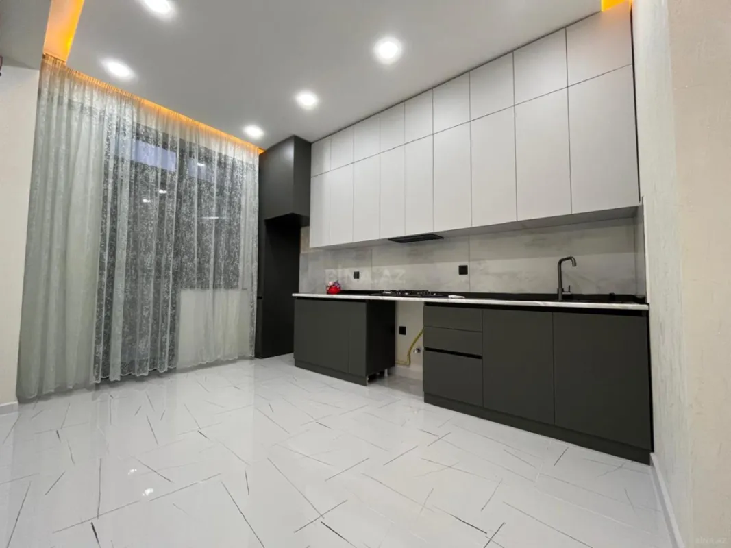 Satılır 3 otaqlı mənzil 93 m²
