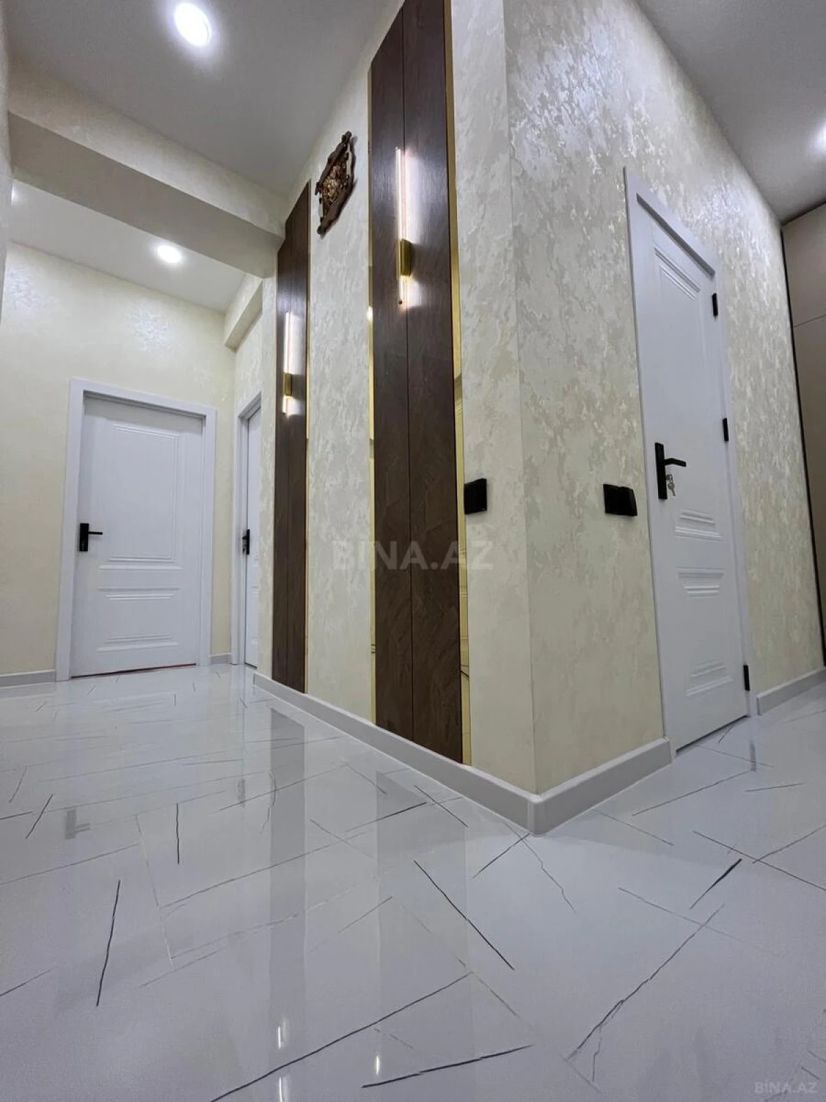 Satılır 3 otaqlı mənzil 93 m²