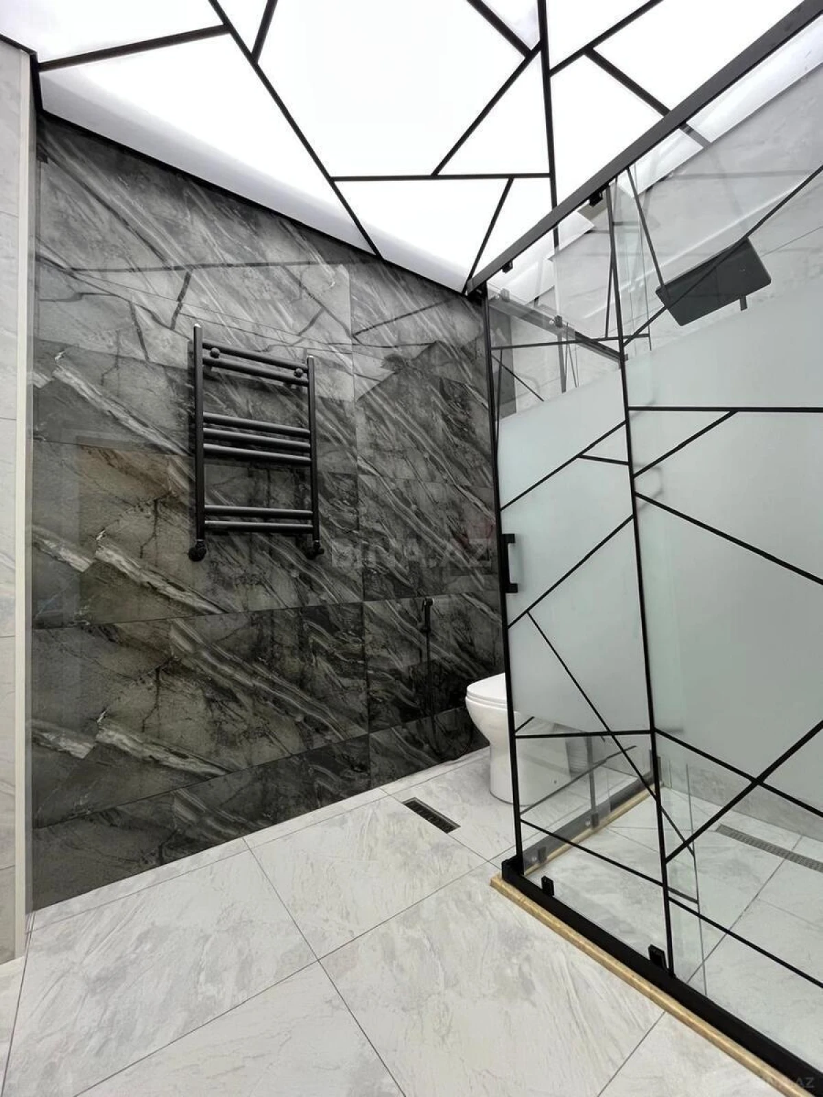 Satılır 3 otaqlı mənzil 93 m²