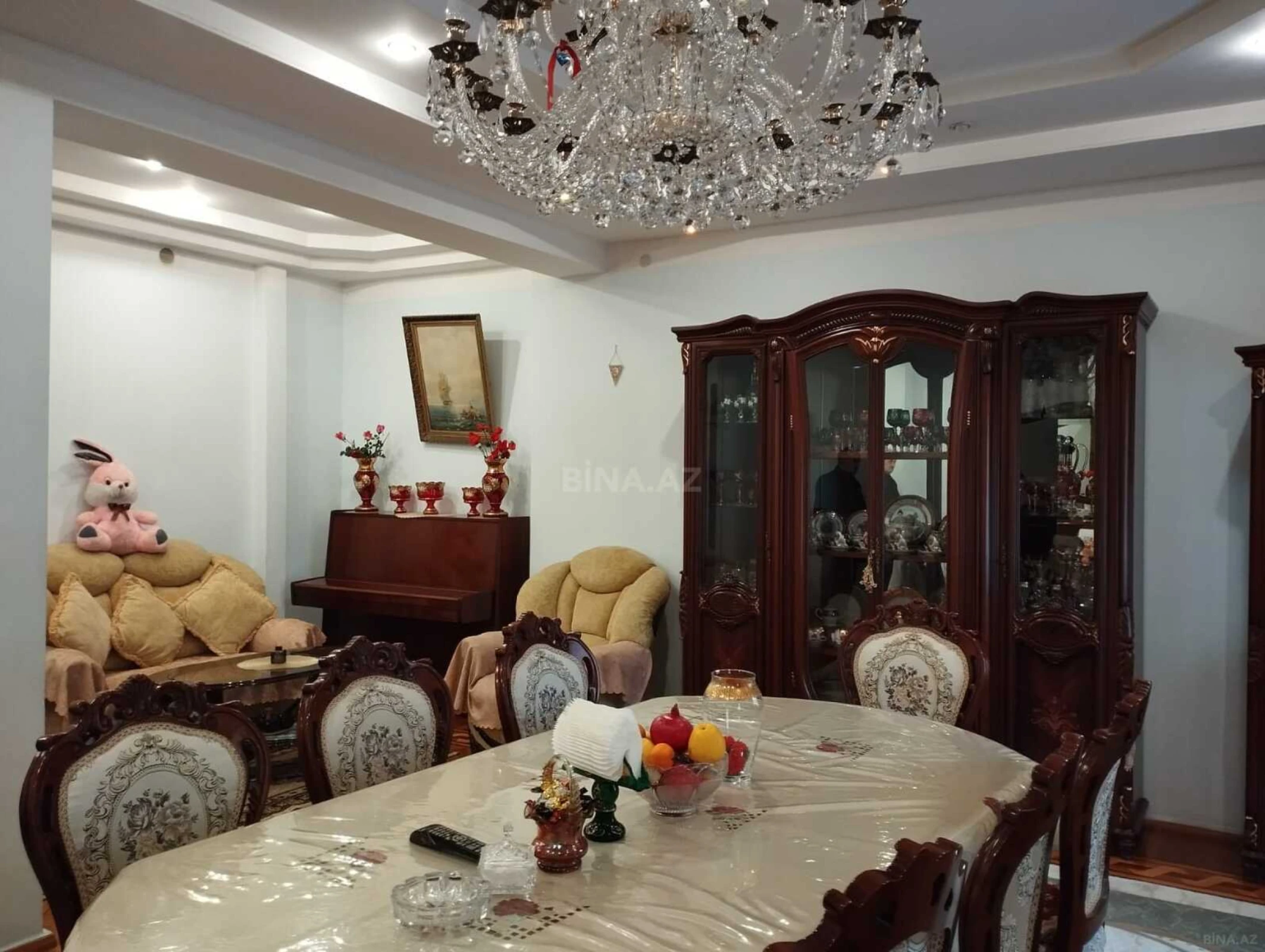 Satılır 4 otaqlı mənzil 140 m²