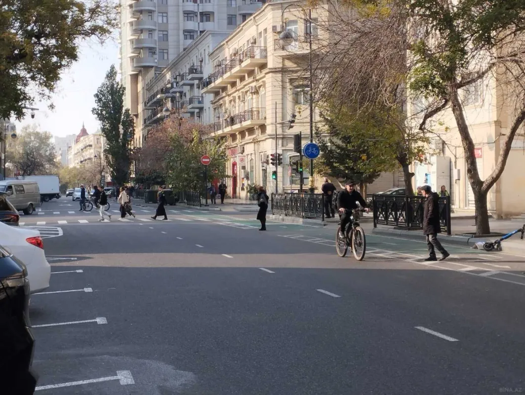 Satılır 4 otaqlı mənzil 140 m²