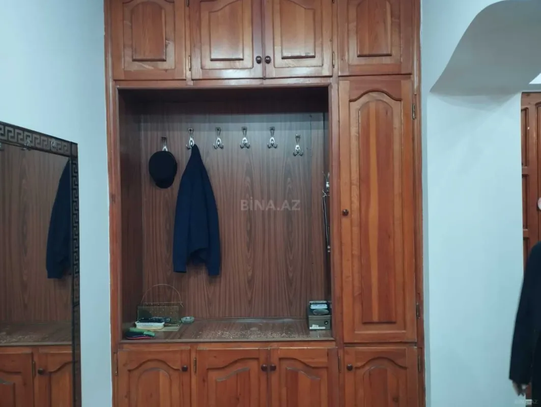 Satılır 4 otaqlı mənzil 140 m²
