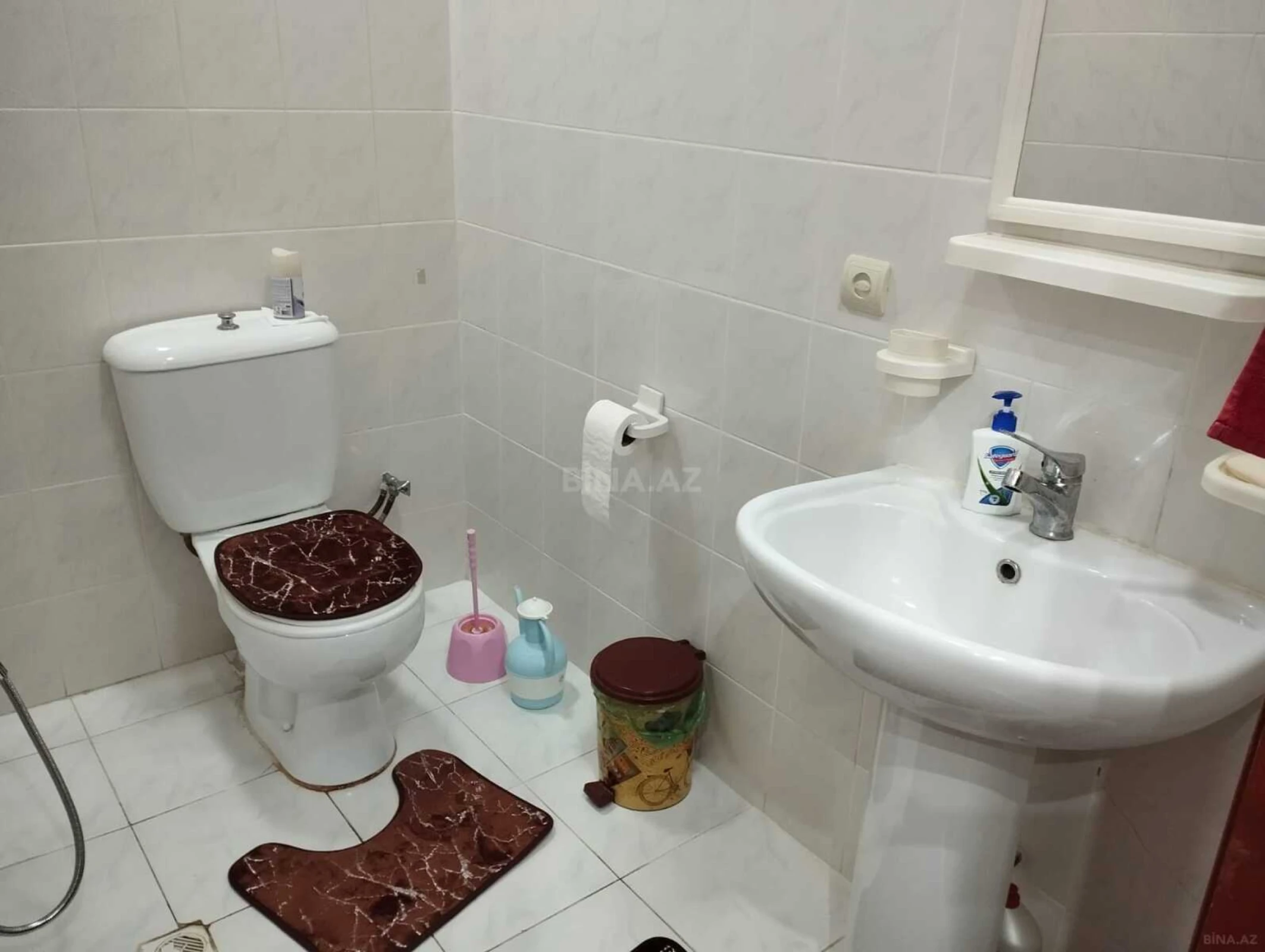 Satılır 4 otaqlı mənzil 140 m²