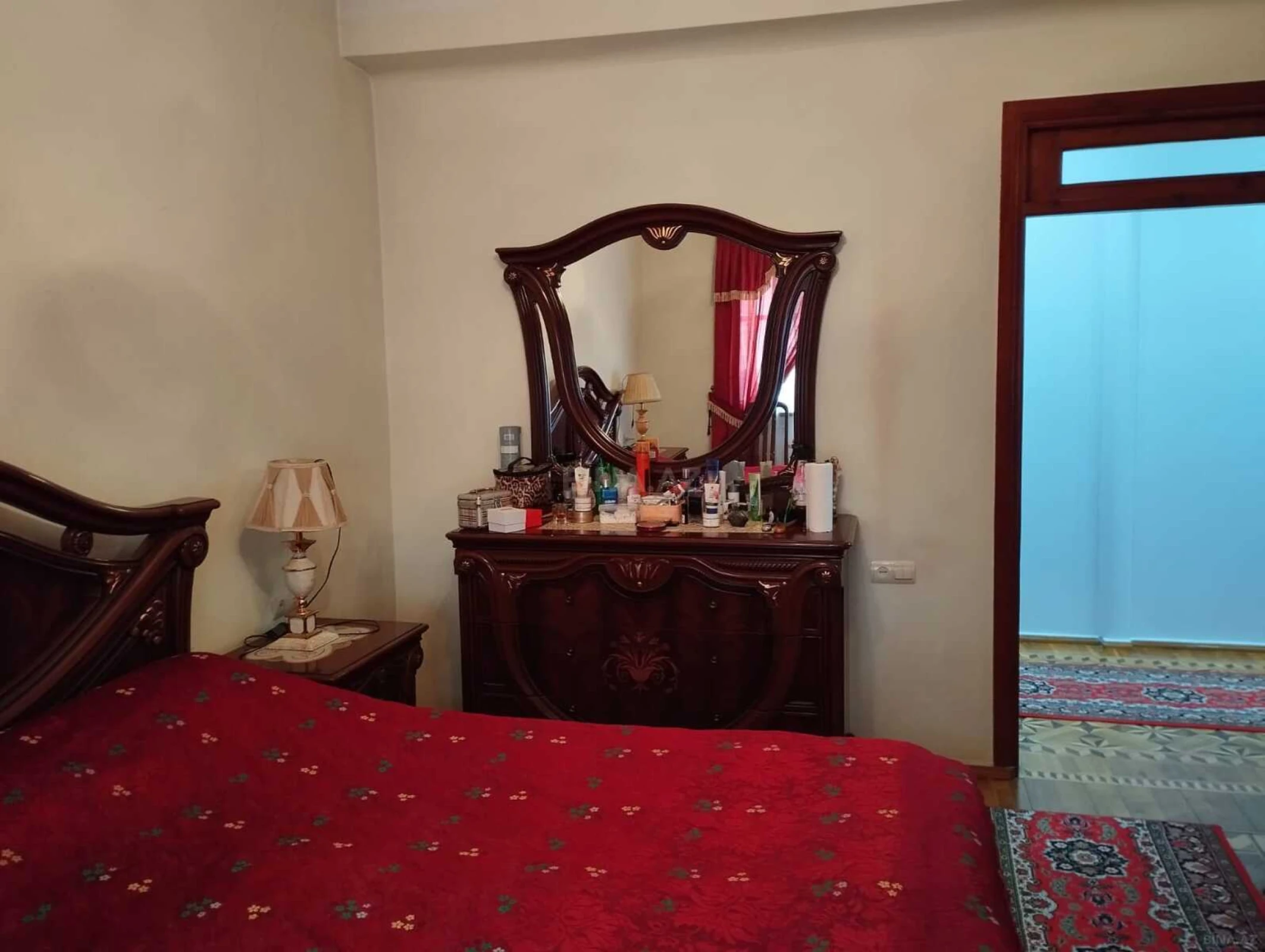 Satılır 4 otaqlı mənzil 140 m²