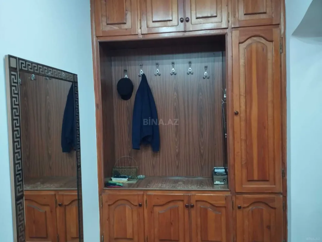 Satılır 4 otaqlı mənzil 140 m²