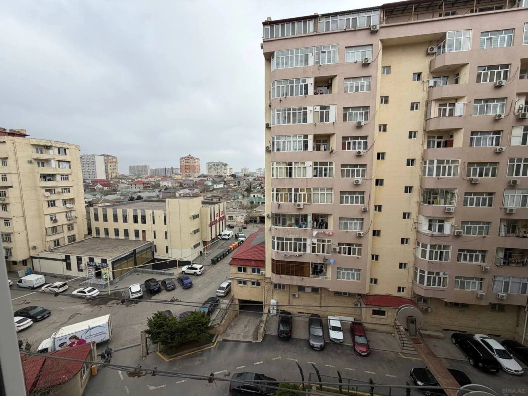 Satılır 3 otaqlı mənzil 113 m²