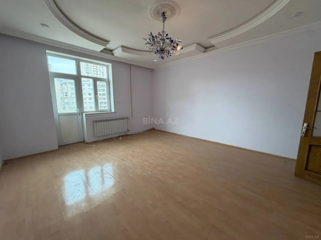Satılır 3 otaqlı mənzil 113 m²