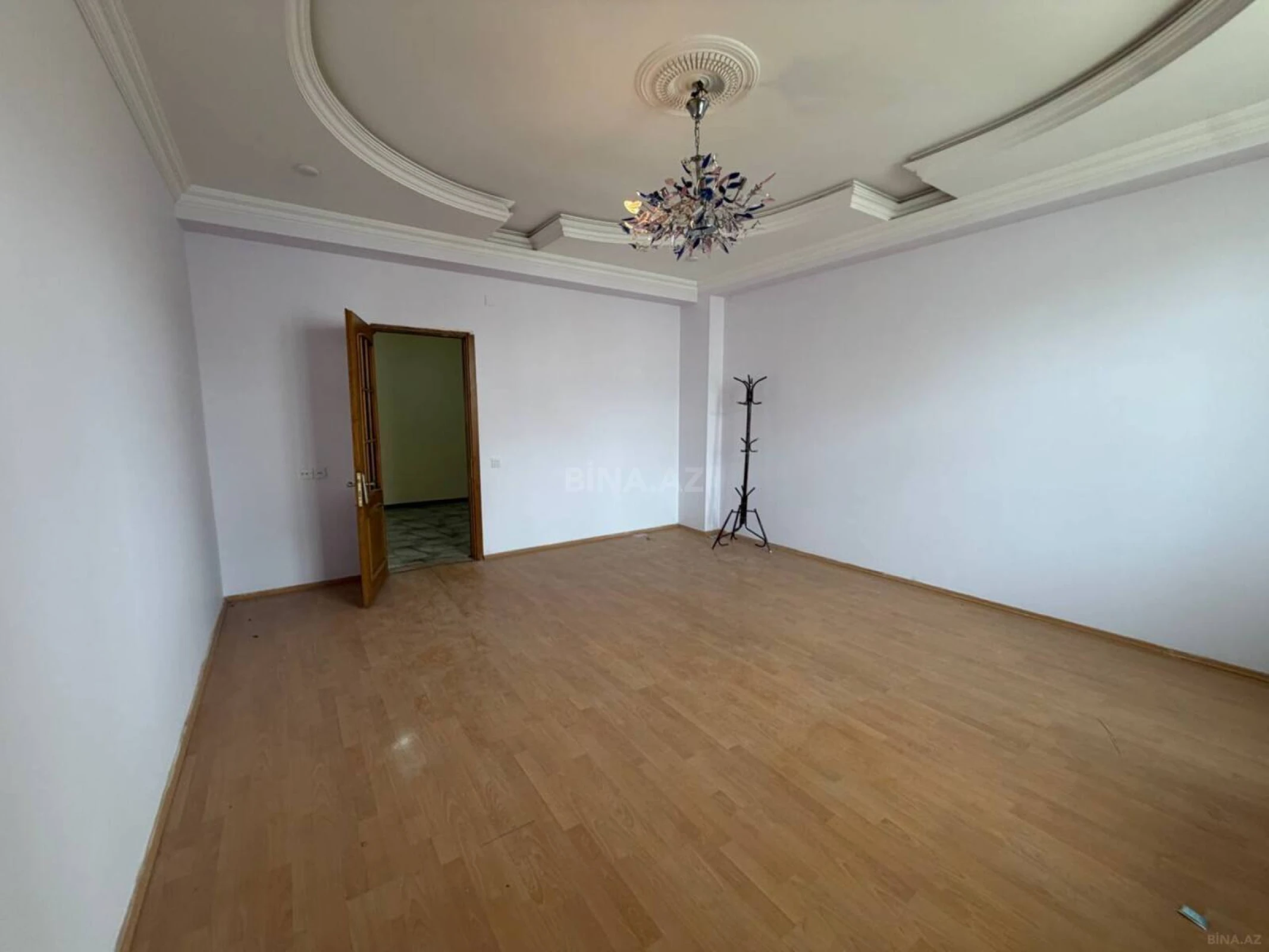 Satılır 3 otaqlı mənzil 113 m²