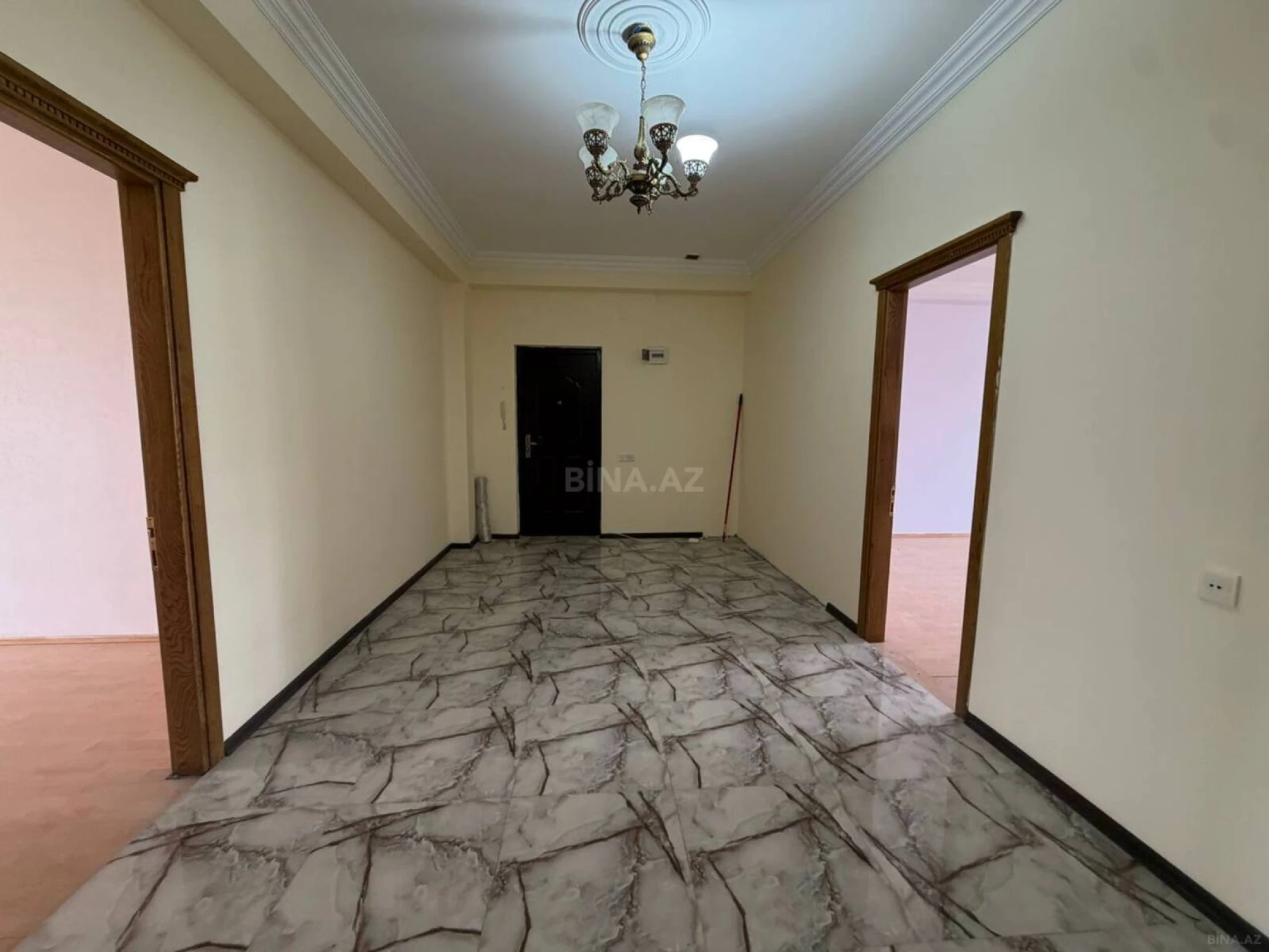 Satılır 3 otaqlı mənzil 113 m²