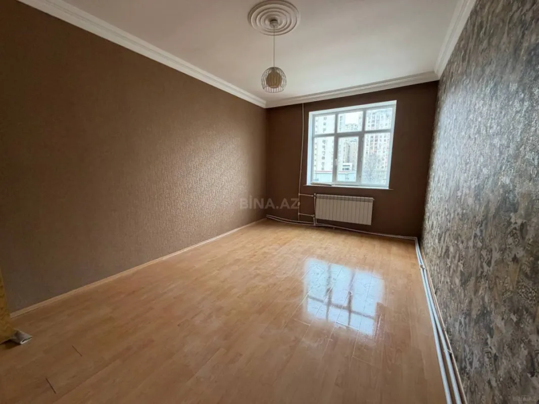 Satılır 3 otaqlı mənzil 113 m²