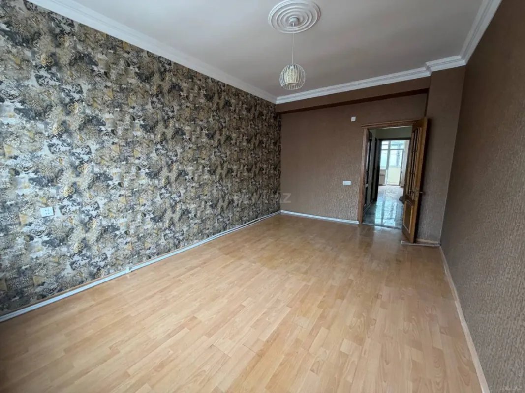 Satılır 3 otaqlı mənzil 113 m²