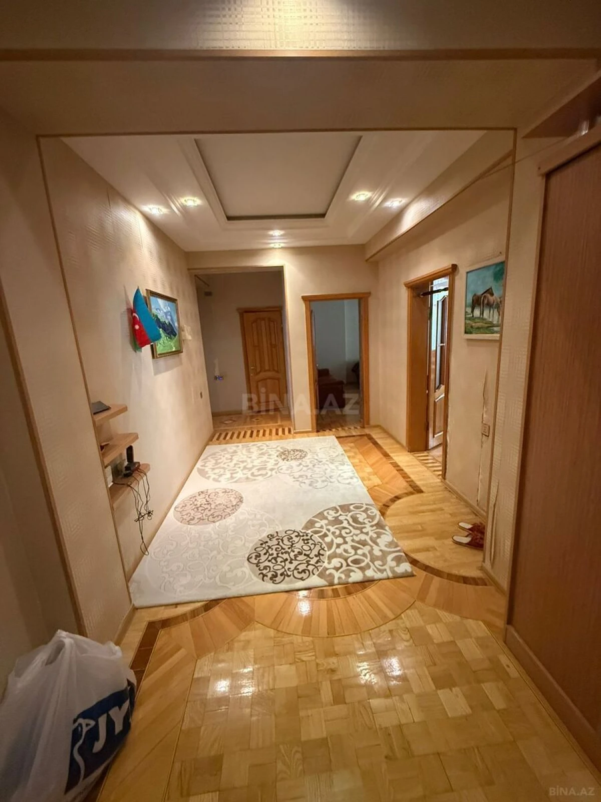 Satılır 3 otaqlı mənzil 127 m²