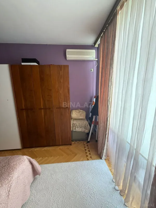 Satılır 3 otaqlı mənzil 127 m²
