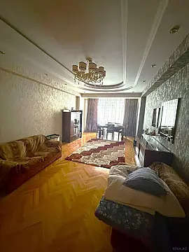 Satılır 3 otaqlı mənzil 127 m² — Bakı, İnşaatçılar 3 otaq 127.00 m²