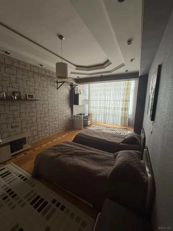 Satılır 3 otaqlı mənzil 127 m²