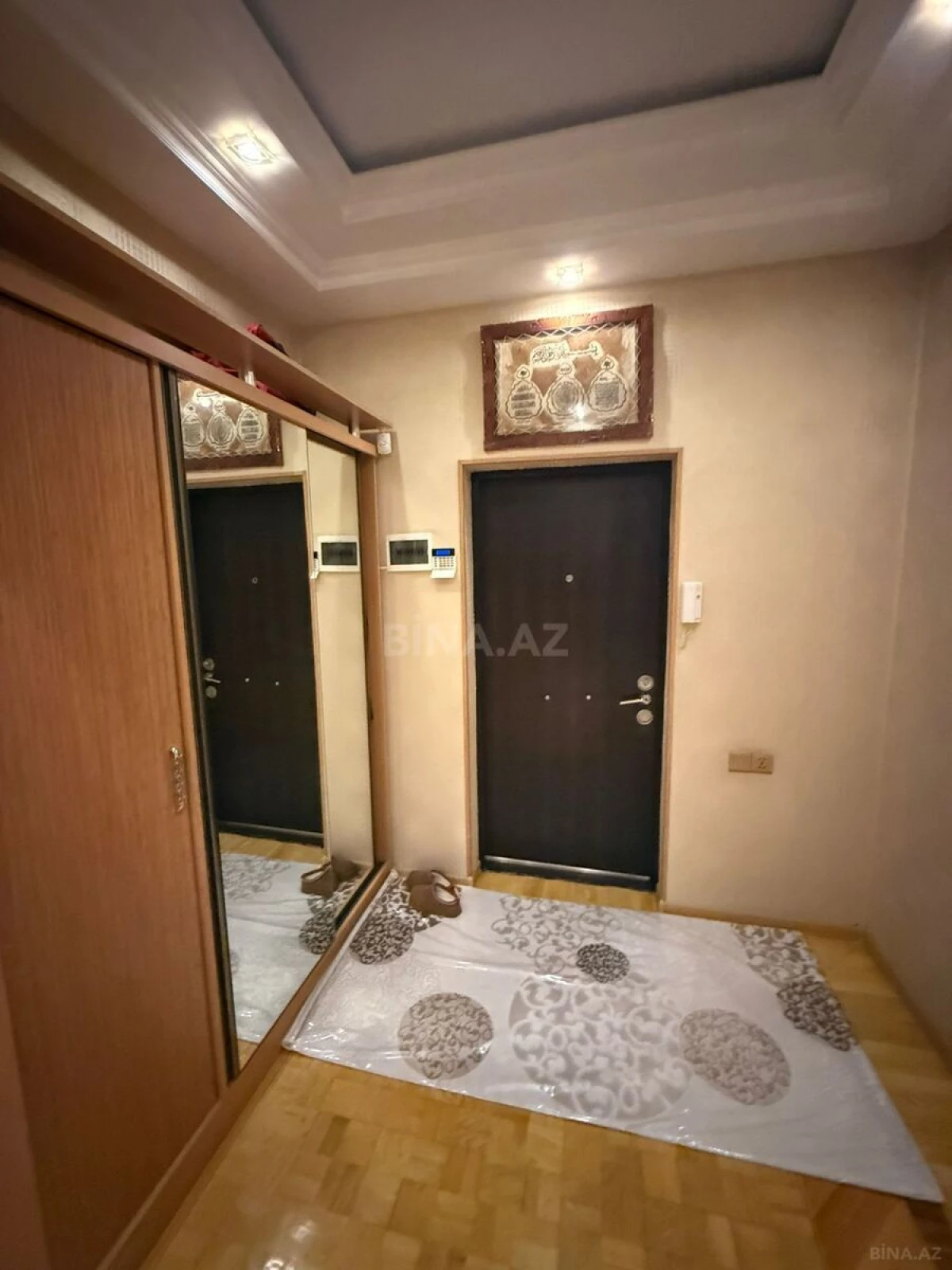 Satılır 3 otaqlı mənzil 127 m²