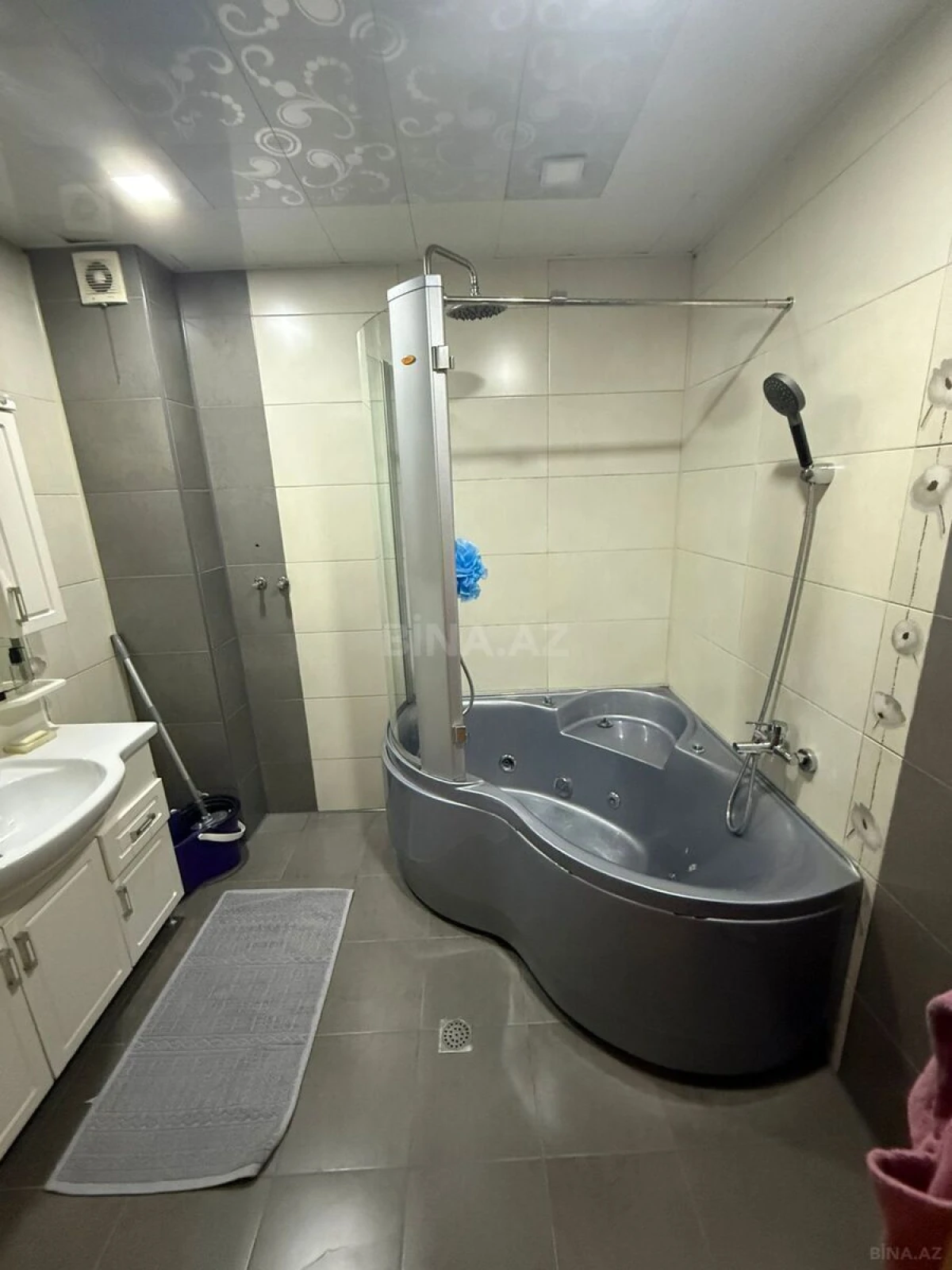 Satılır 3 otaqlı mənzil 127 m²