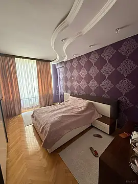Satılır 3 otaqlı mənzil 127 m²