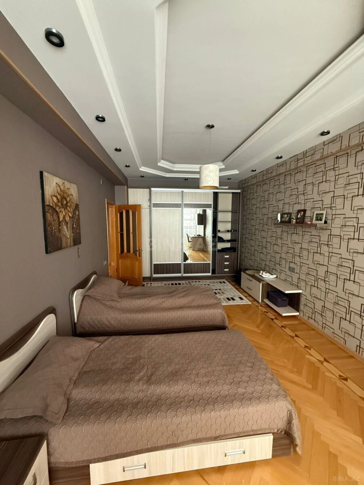 Satılır 3 otaqlı mənzil 127 m²