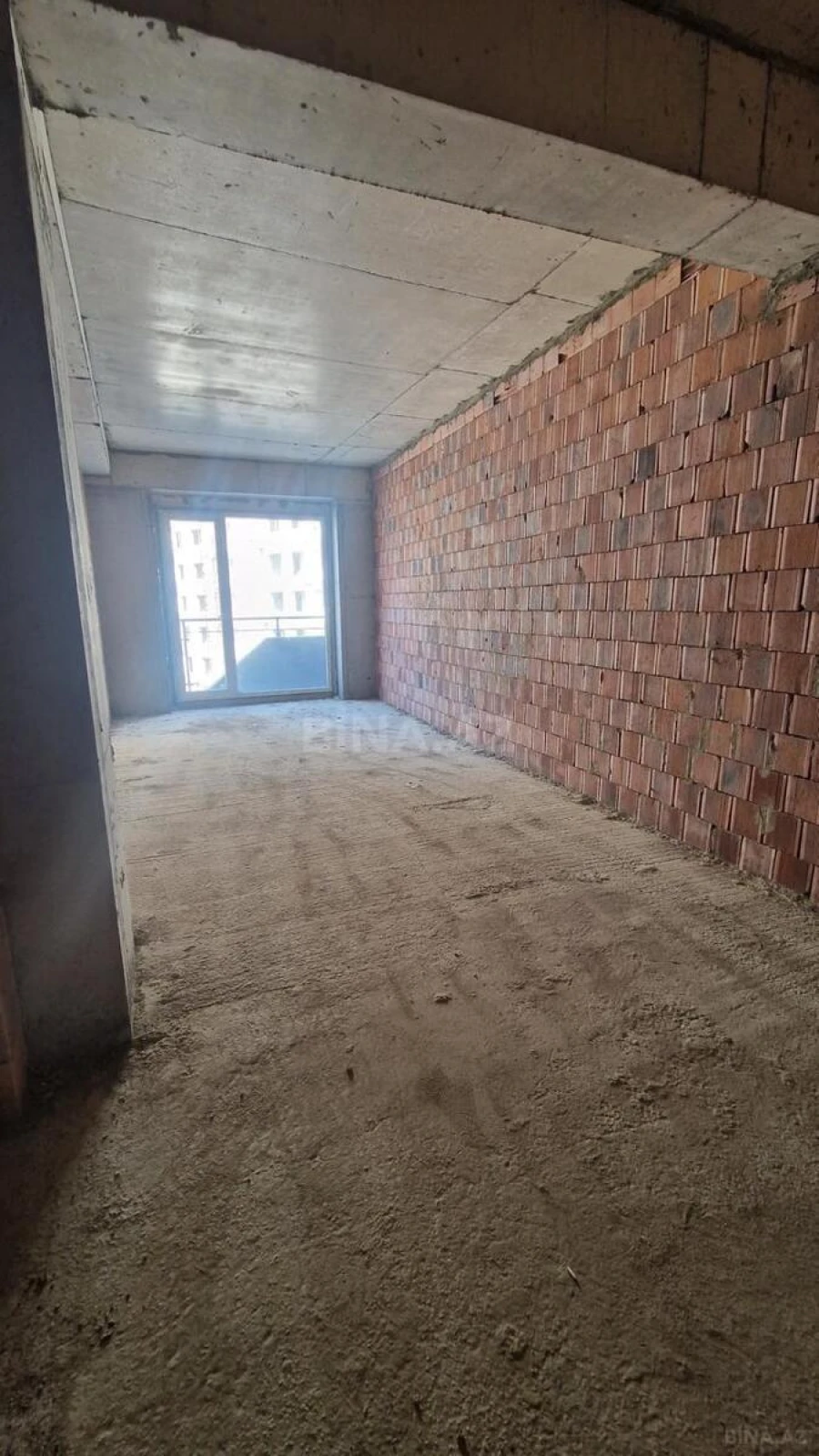 Satılır 3 otaqlı mənzil 112 m²
