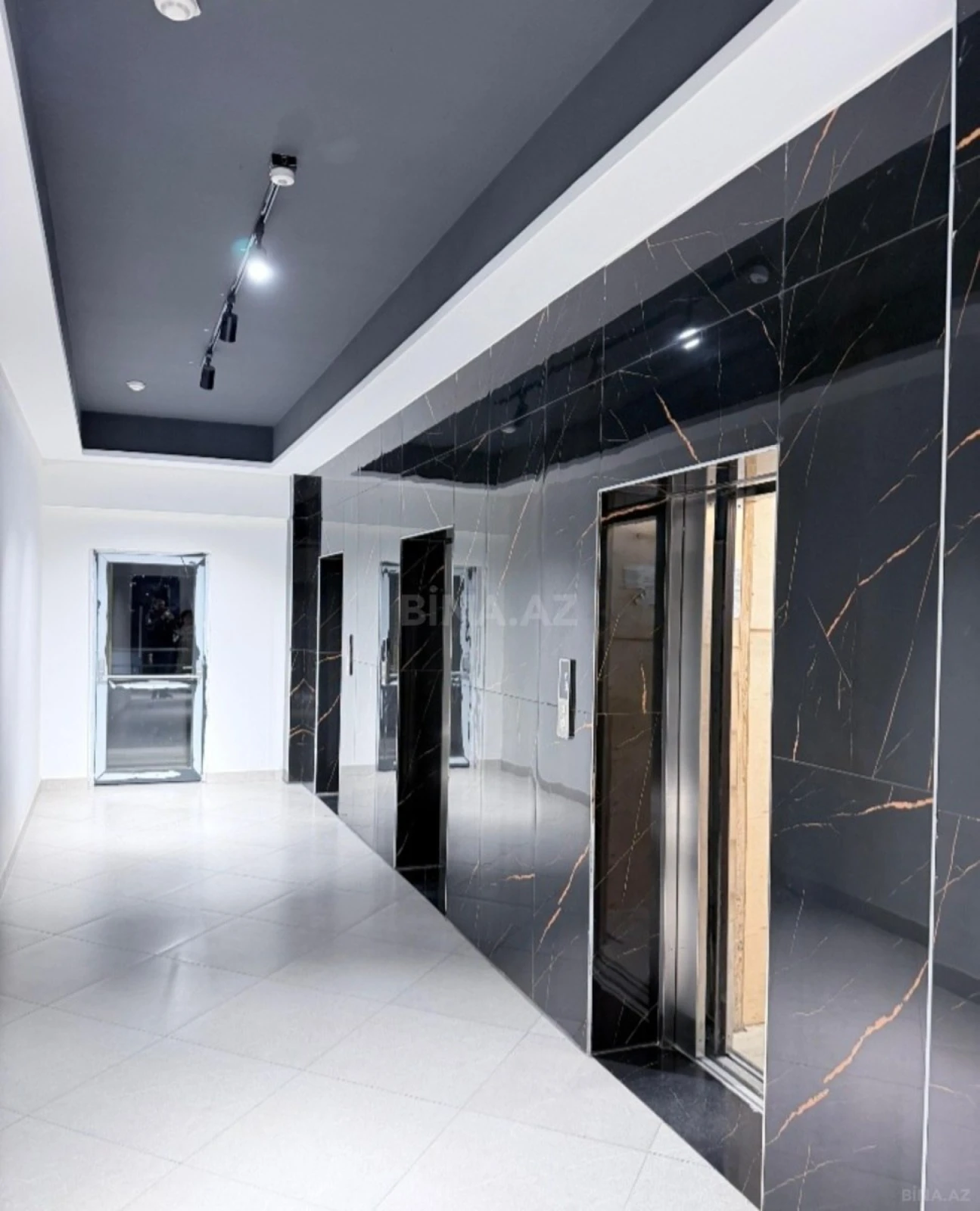 Satılır 3 otaqlı mənzil 112 m²