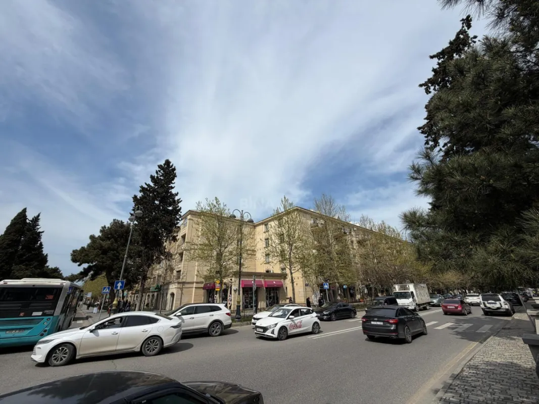 Satılır 2 otaqlı mənzil 55 m²