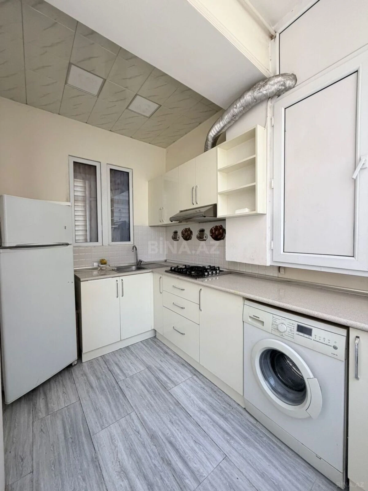 Kirayə verilir 2 otaqlı mənzil 65 m²