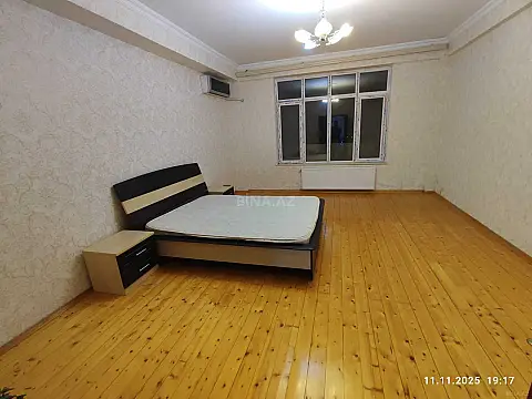 Kirayə verilir 4 otaqlı mənzil 135 m²