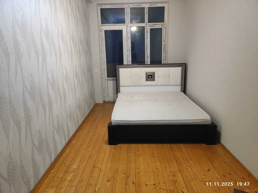 Kirayə verilir 4 otaqlı mənzil 135 m²