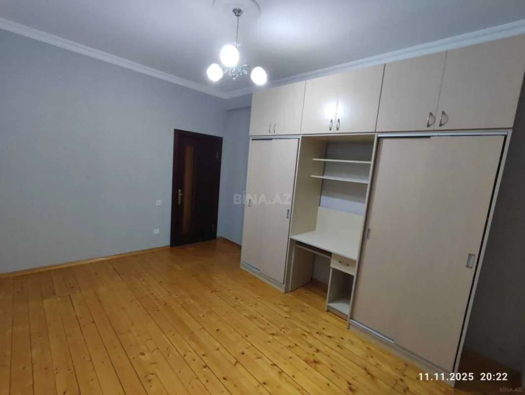 Kirayə verilir 4 otaqlı mənzil 135 m²