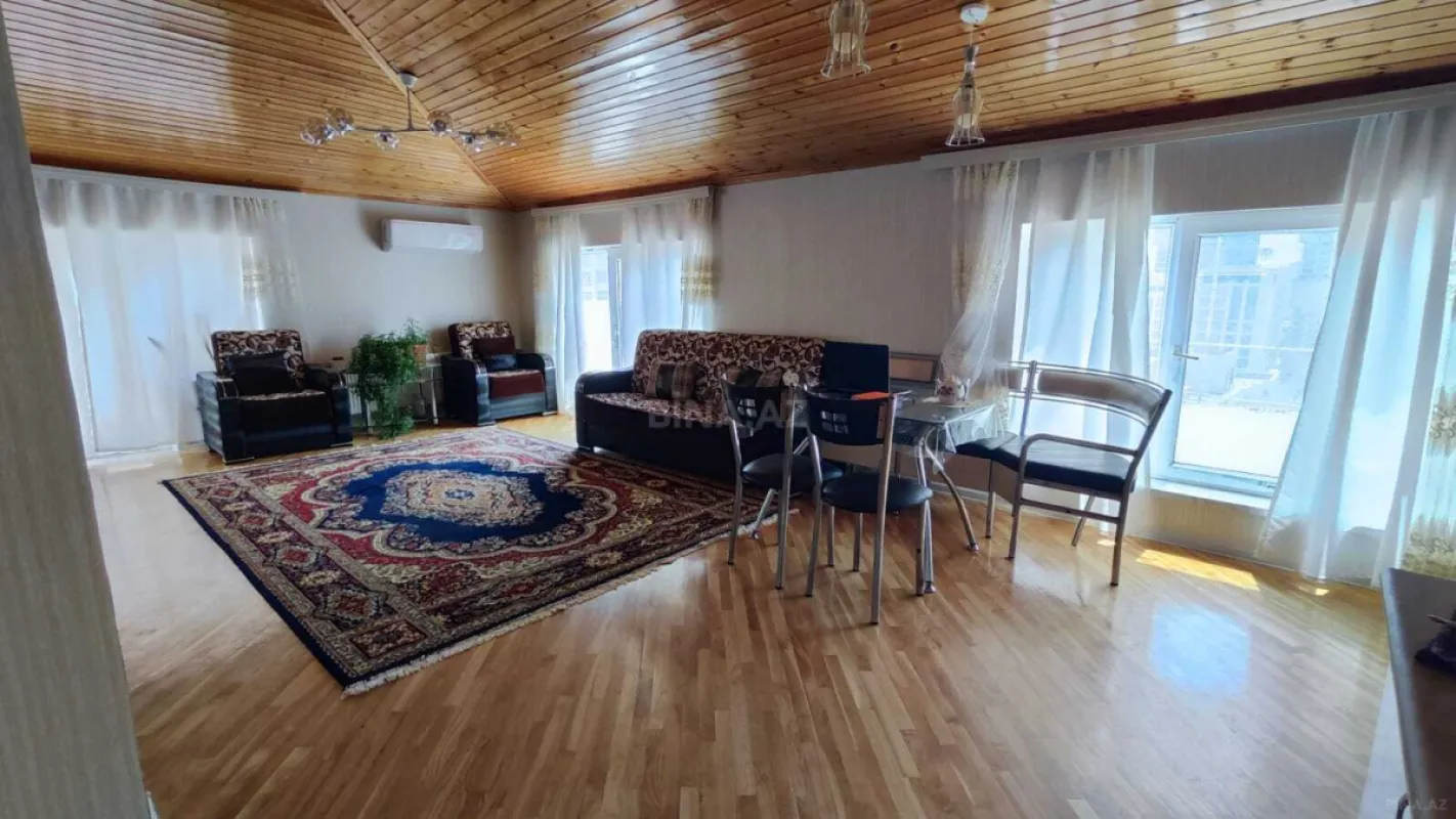 Kirayə verilir 3 otaqlı mənzil 130 m²